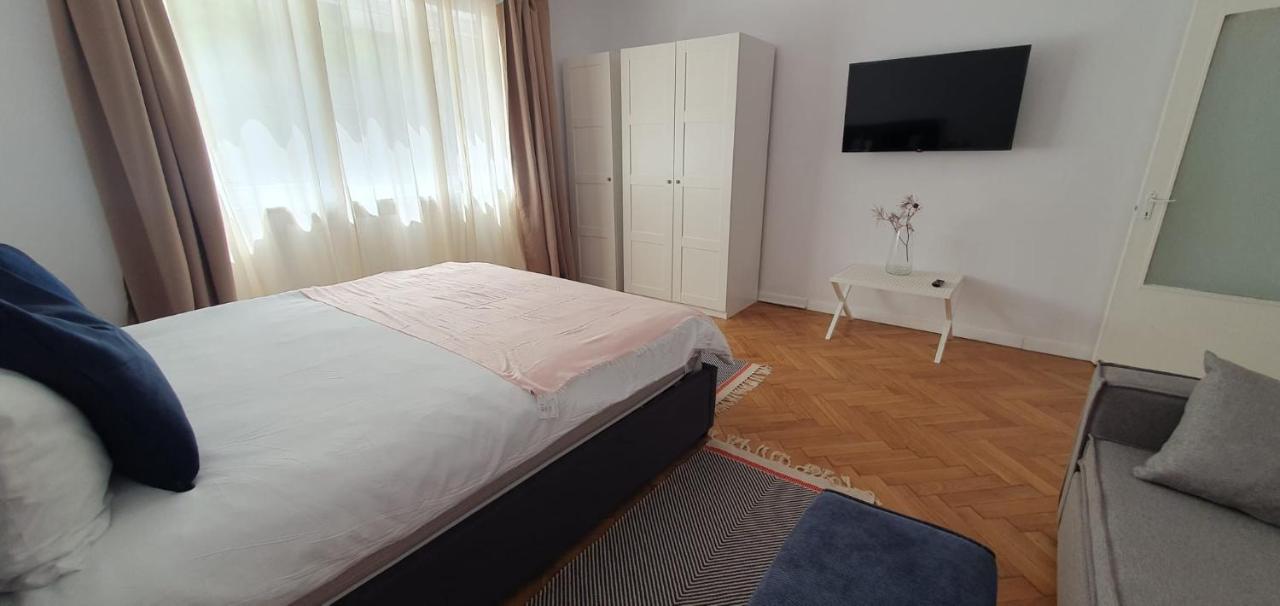 The Pines Serviced Apartments Brassó Kültér fotó