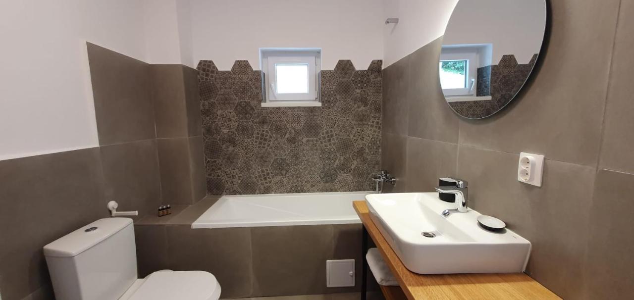 The Pines Serviced Apartments Brassó Kültér fotó