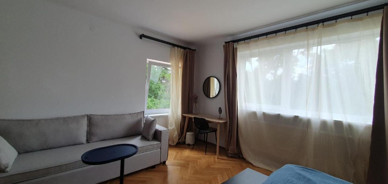 The Pines Serviced Apartments Brassó Kültér fotó
