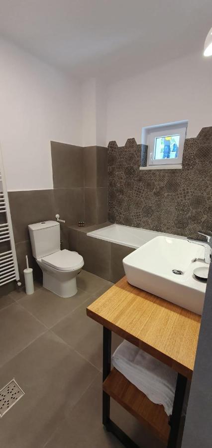The Pines Serviced Apartments Brassó Kültér fotó