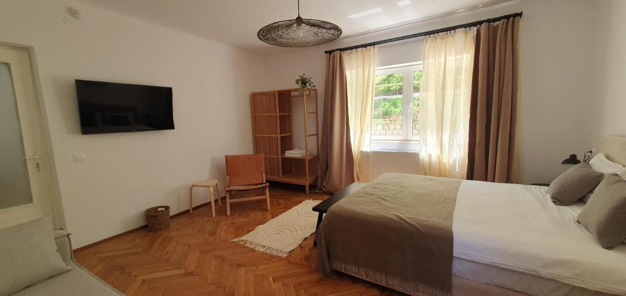 The Pines Serviced Apartments Brassó Kültér fotó