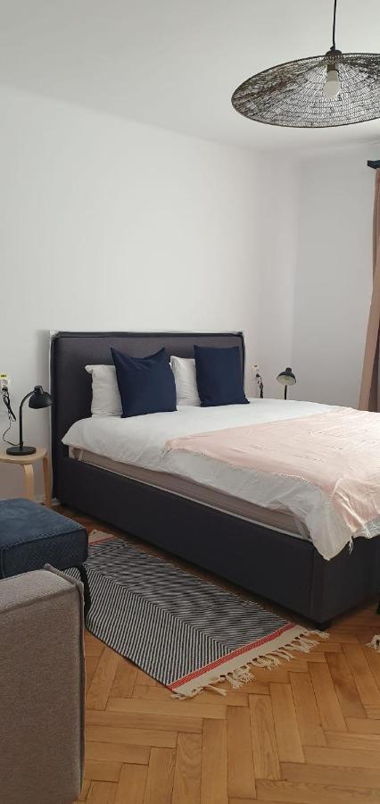 The Pines Serviced Apartments Brassó Kültér fotó