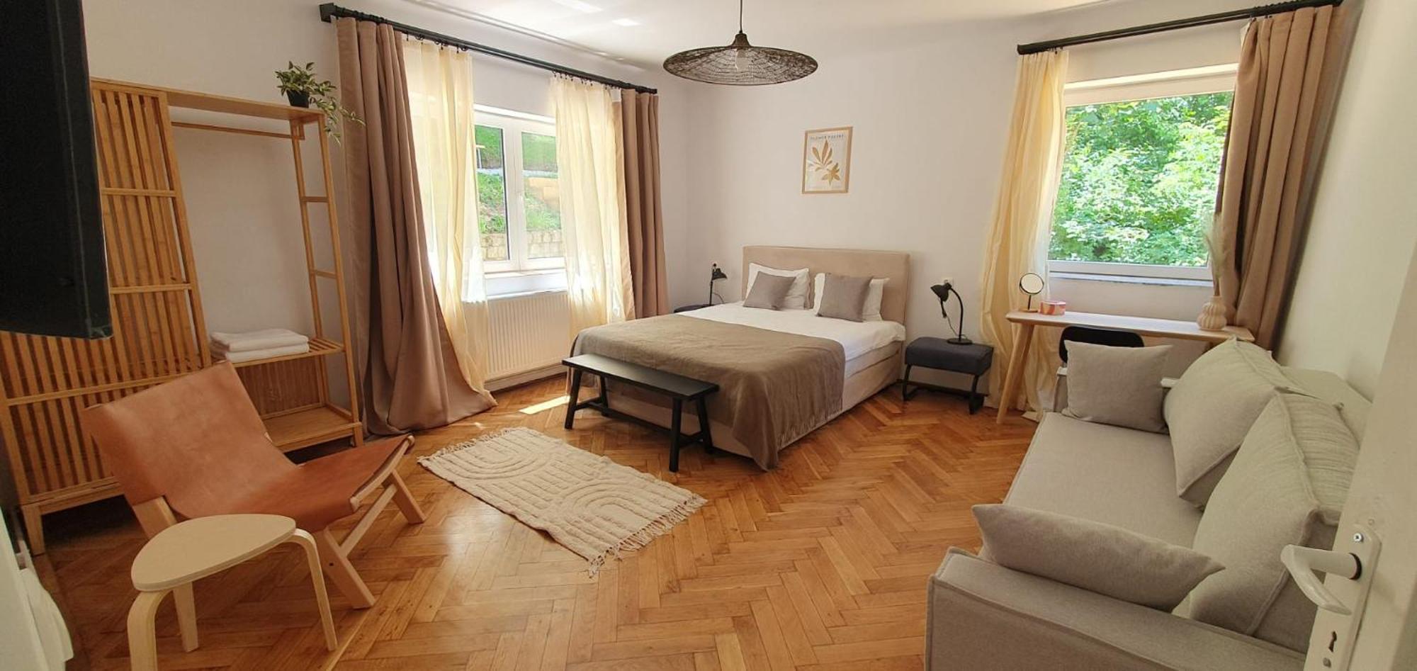 The Pines Serviced Apartments Brassó Kültér fotó